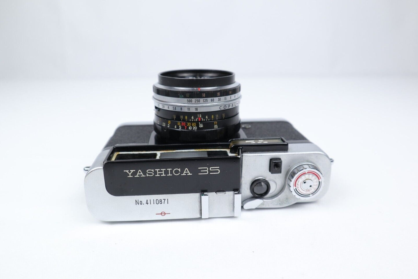 Yashica 35 | 35mm Point & Shoot Film Camera | Silver