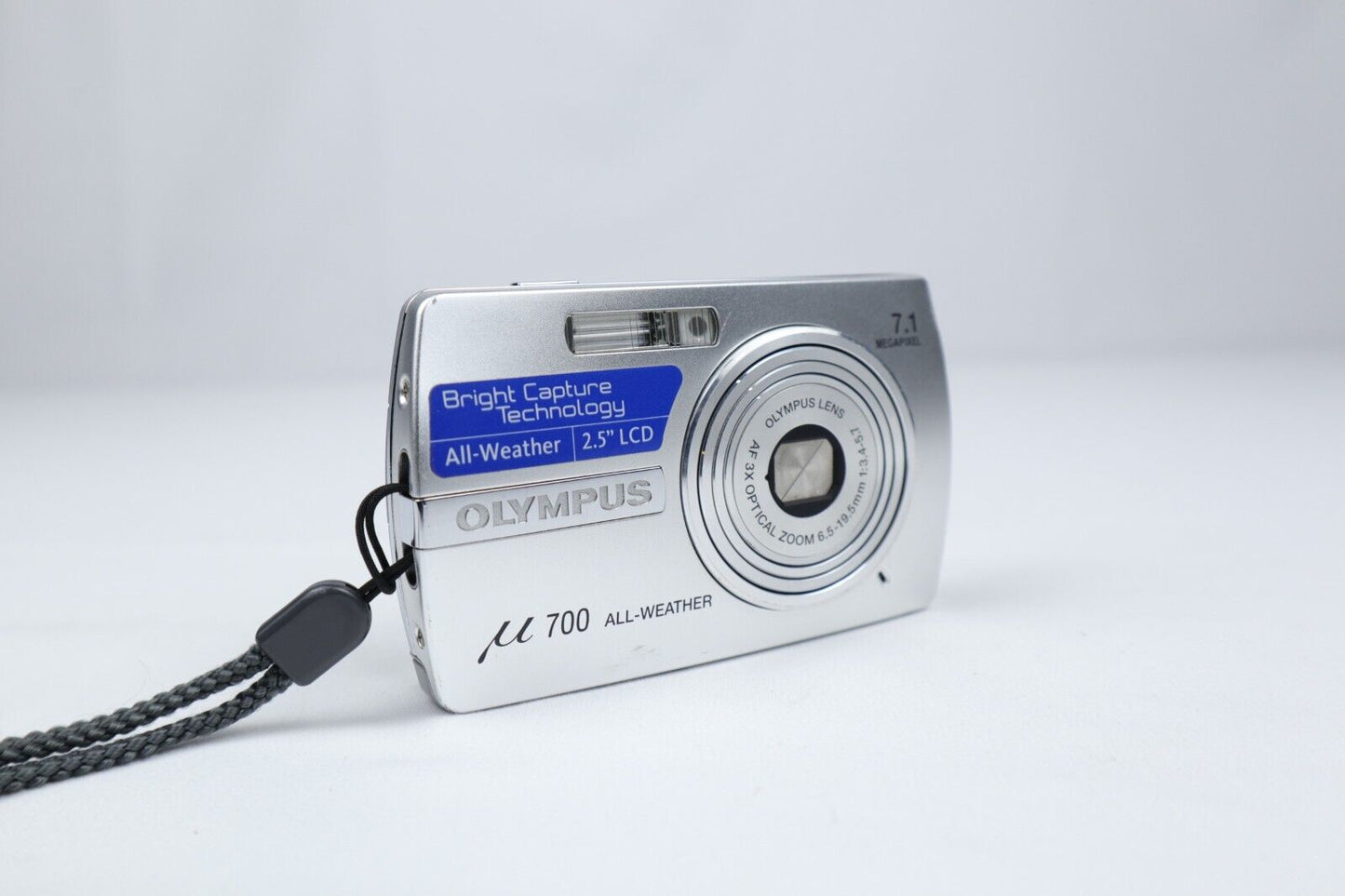 Olympus u700 All-Weather | Digital Compact Camera | 7.1MP | Silver