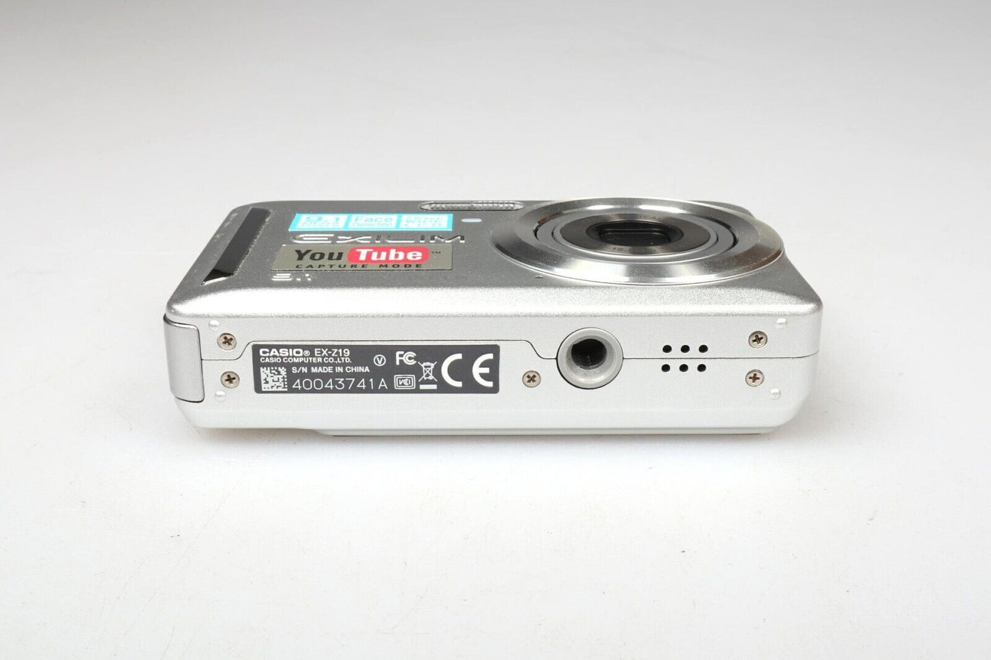 Casio Exilim EX-Z19 | Compact Digital Camera | 9.1MP | Black
