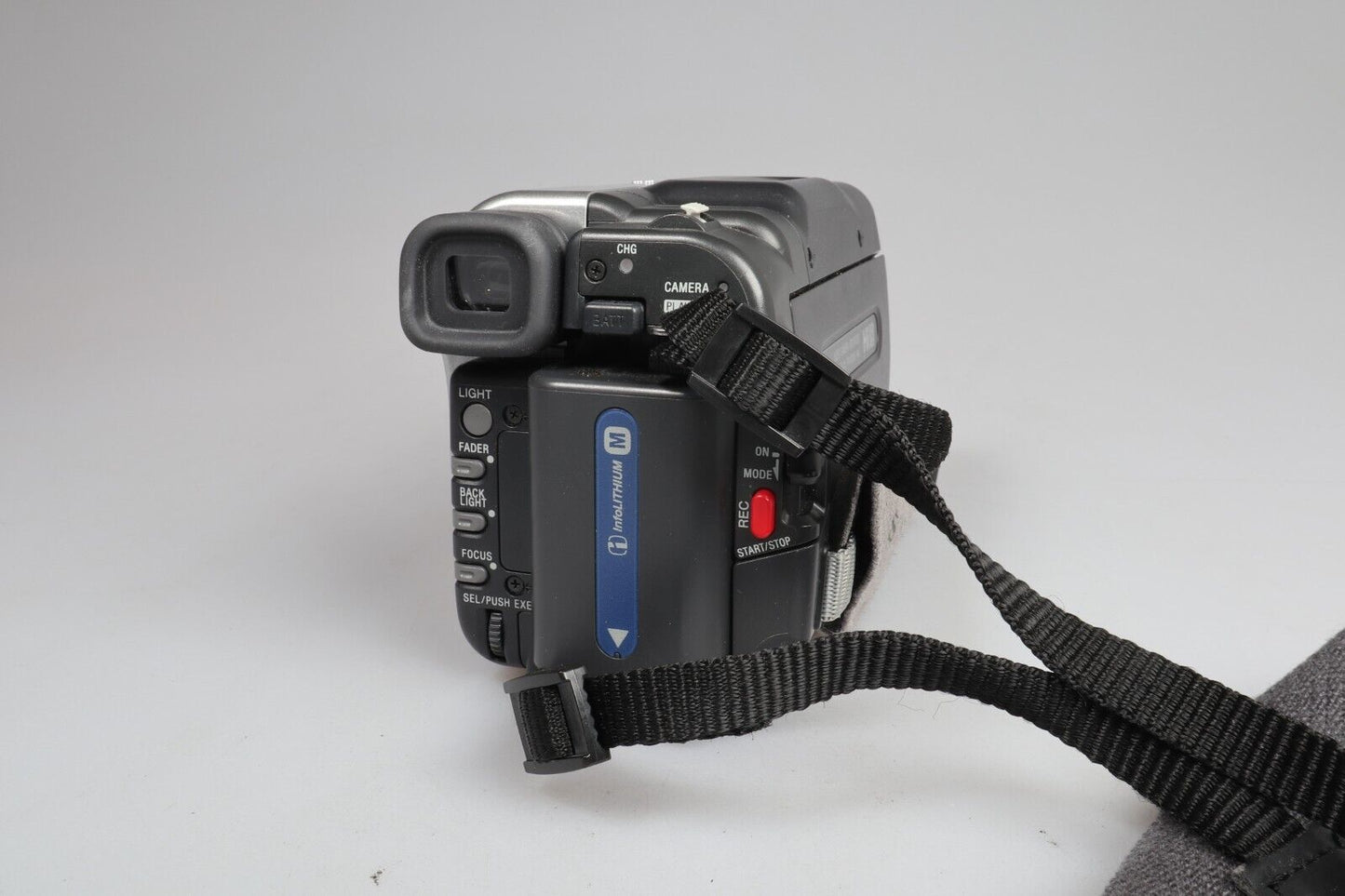 Sony Handycam CCD-TRV238E | Digitale Hi8-videocamerarecorder | Zilver