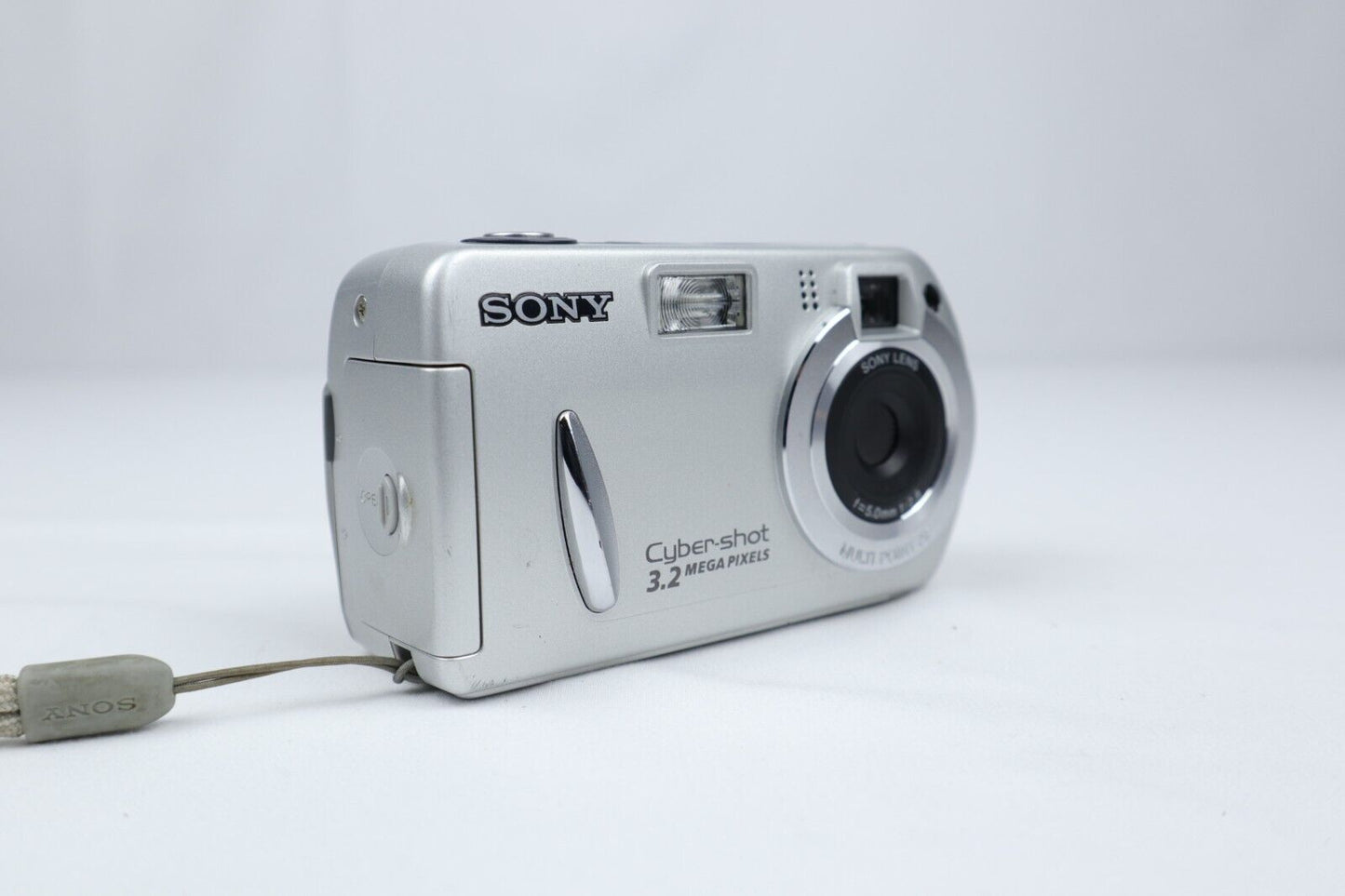 Sony Cybershot DSC-P32 | Digital Compact Camera | 3.2MP | Silver