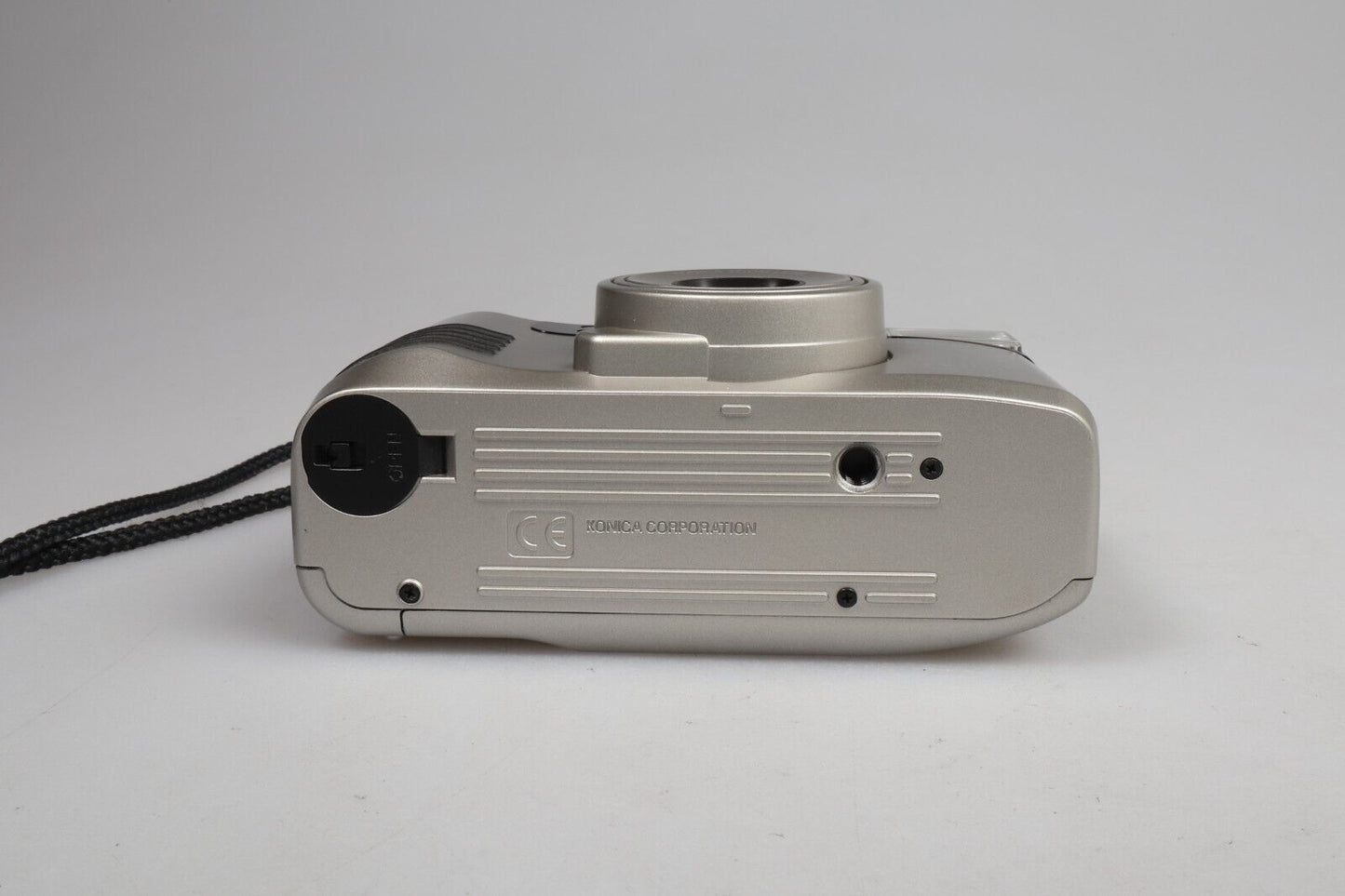 Konica Z-UP 118 Súper | Cámara de película de apuntar y disparar de 35 mm | Plata