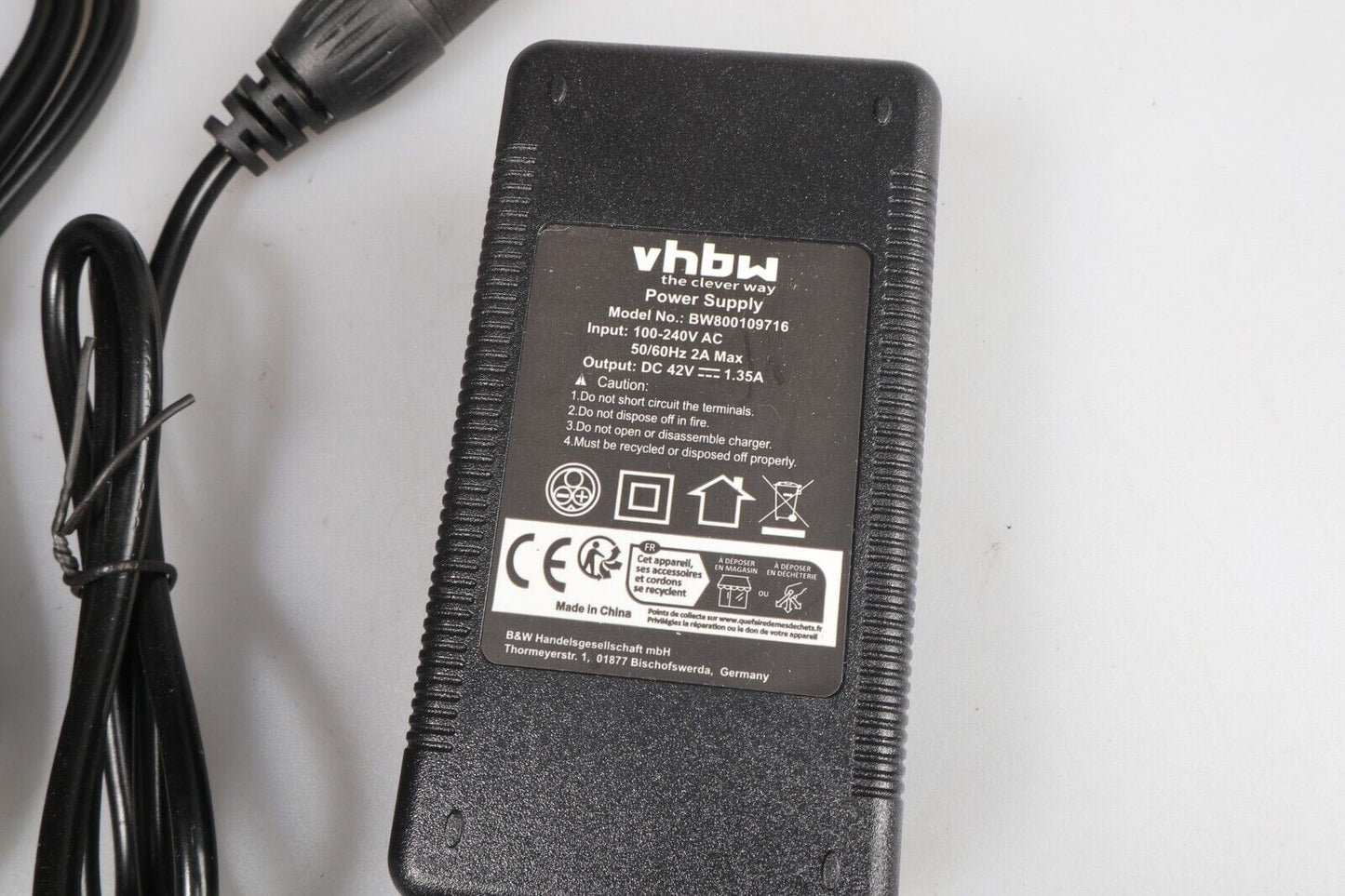 VHBW Charger BW800109716 | 1.35A 42V 3-Pin