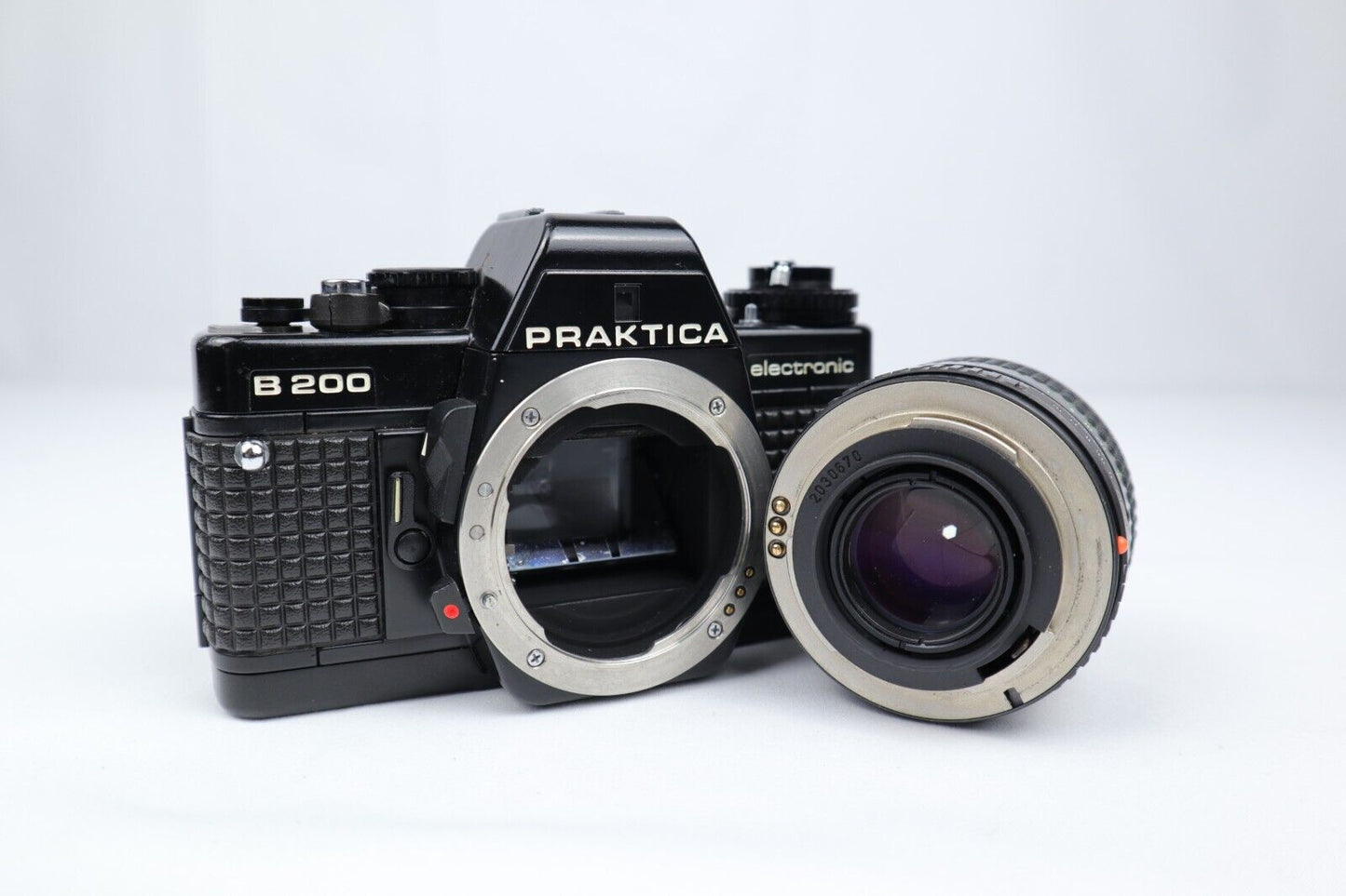 Pentacon Praktica B200 | 35mm SLR Film Camera | Prakticar 1.8 50mm Lens