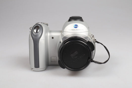 Konica Minolta Dimage Z3 | Digital Compact Camera | 4.0 MP | Silver