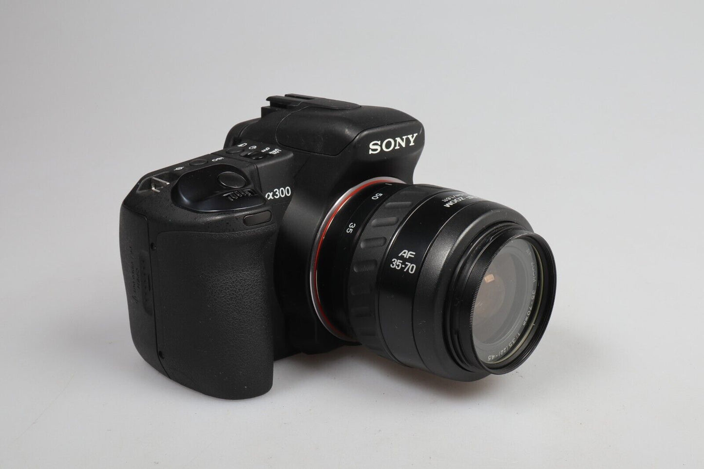 Sony A300 | Digital SLR Camera | Minolta Zoom AF 35-70mm 1:3.5-4.5 Lens