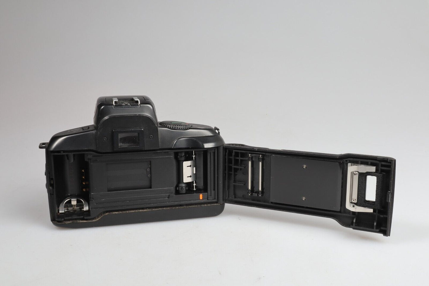 Canon EOS 750 | 35mm SLR Film Camera  | Body Only