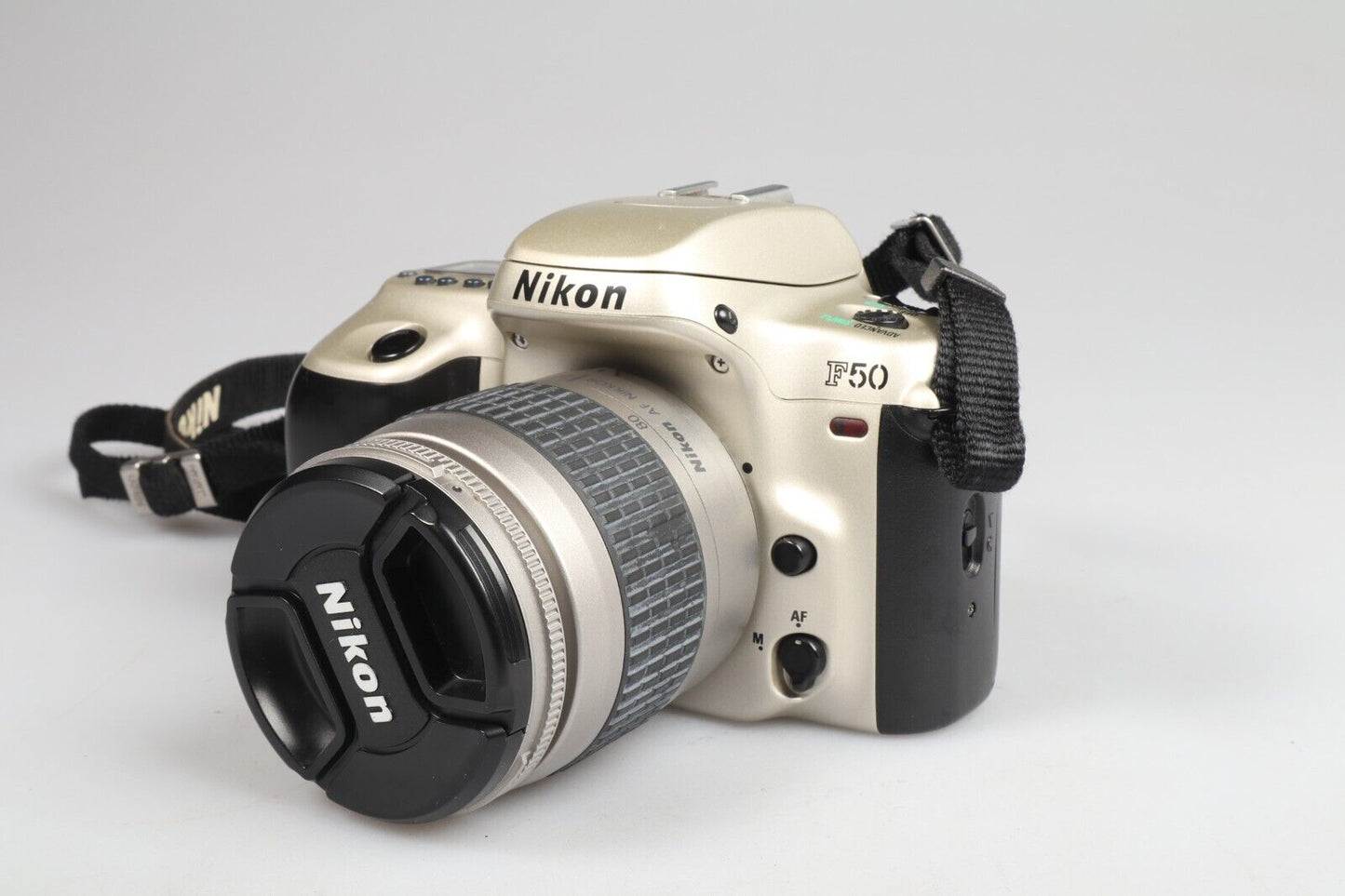 Nikon F50 | Appareil photo reflex argentique 35 mm | Objectif Nikkor AF 28-80 mm 1:3,3-5,6 G