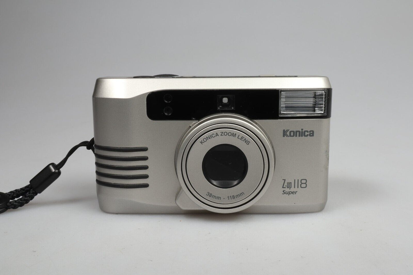 Konica Z-UP 118 Súper | Cámara de película de apuntar y disparar de 35 mm | Plata