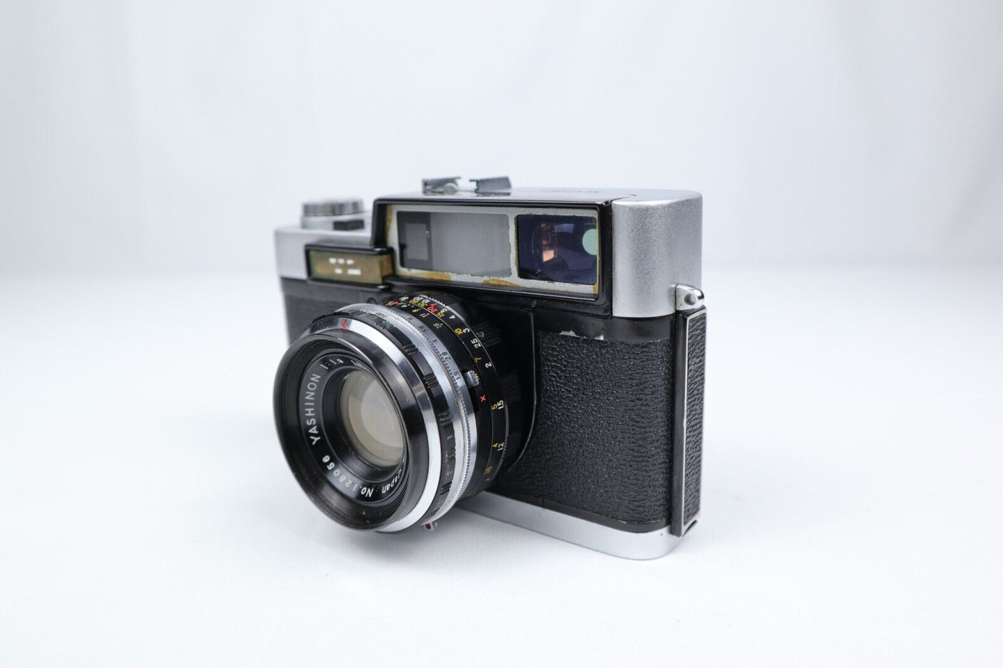 Yashica 35 | 35mm Point & Shoot Film Camera | Silver