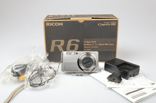 Ricoh Caplio R6 | Digital Compact Camera | 7.2MP | Silver