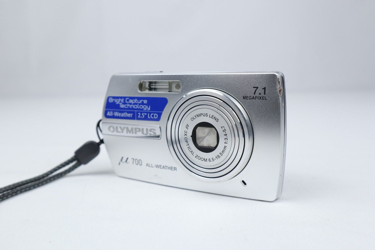 Olympus u700 All-Weather | Digital Compact Camera | 7.1MP | Silver