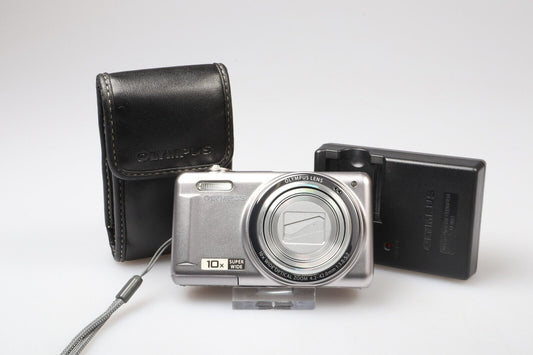 Olympus D-720 | Digital Compact Camera | 14MP | Silver