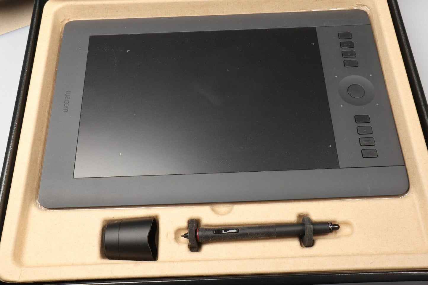 Wacom Intuos Pro Pen and Touch Tablet | Medium PTH-651