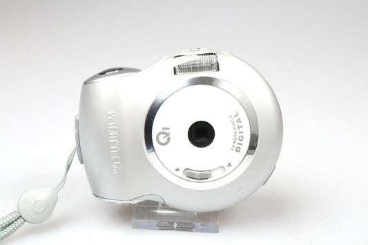 Fujifilm Q1 V3 | Digital Camera | 2.0MP | Silver