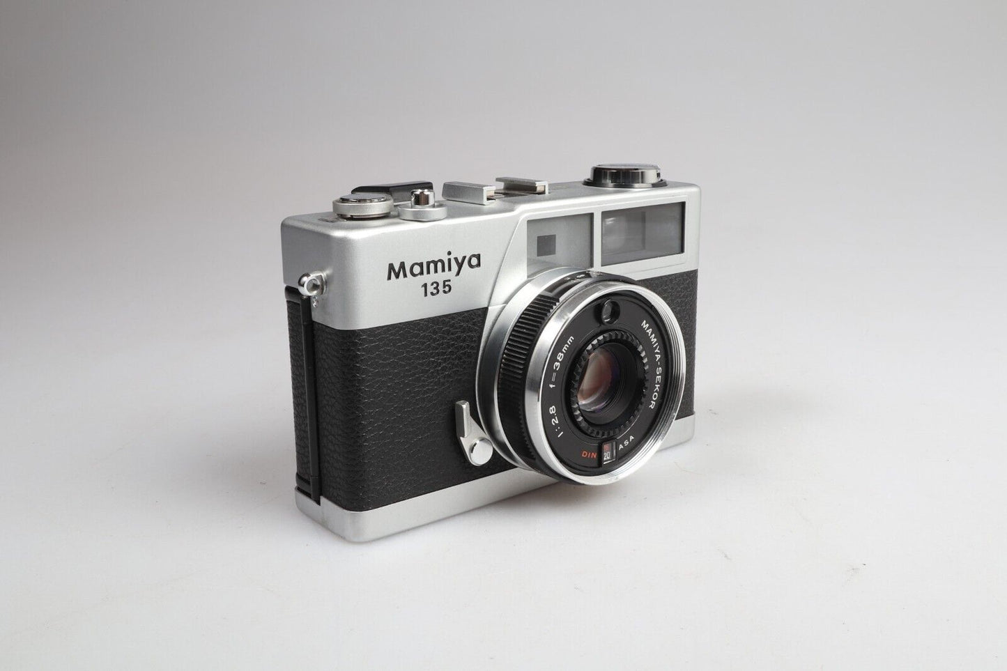 Mamiya 135 | 35 mm meetzoekercamera