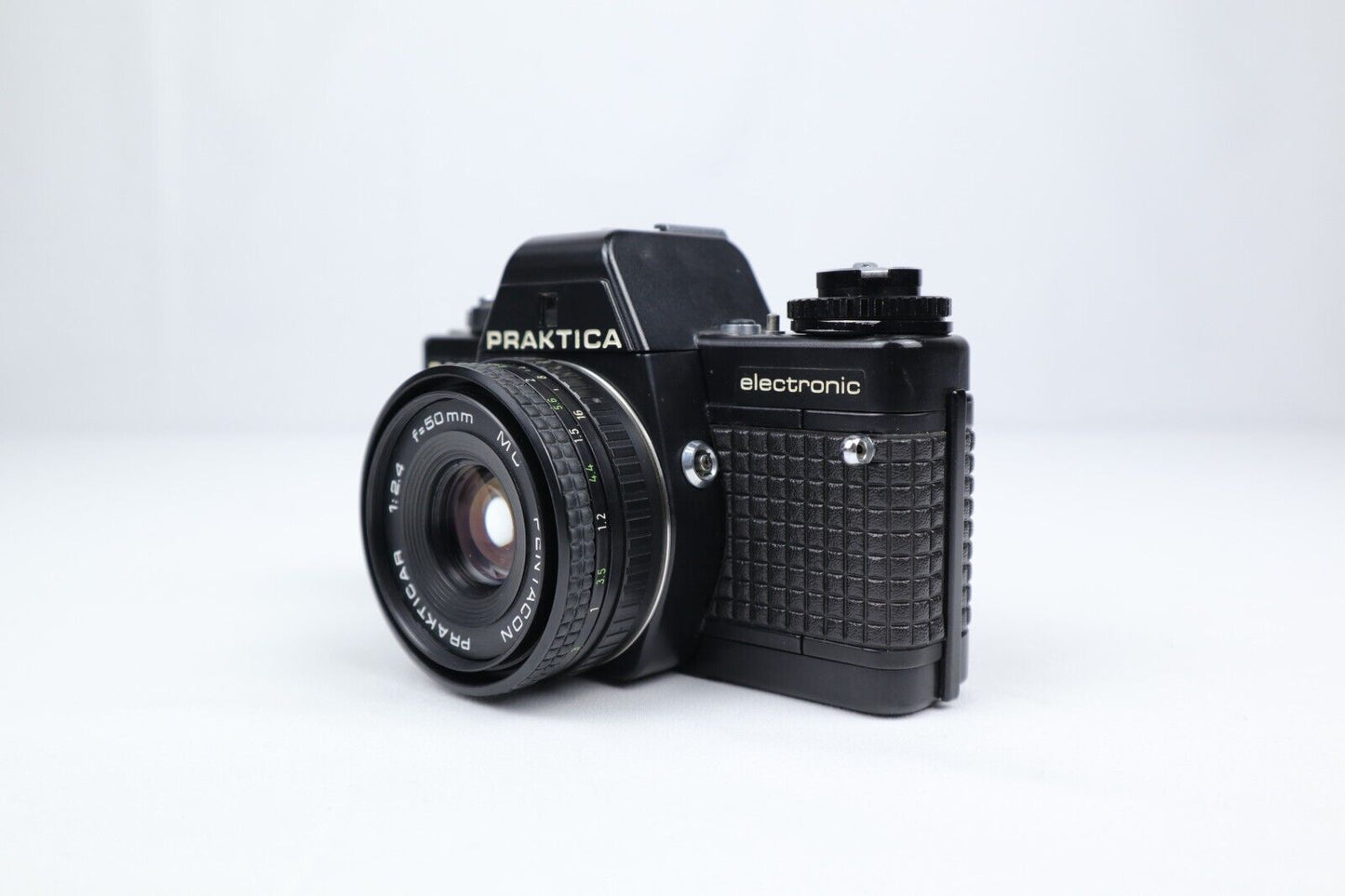 Pentacon Praktica B200 | 35mm SLR Film Camera | Praktica 1:2.4 50mm MC Lens