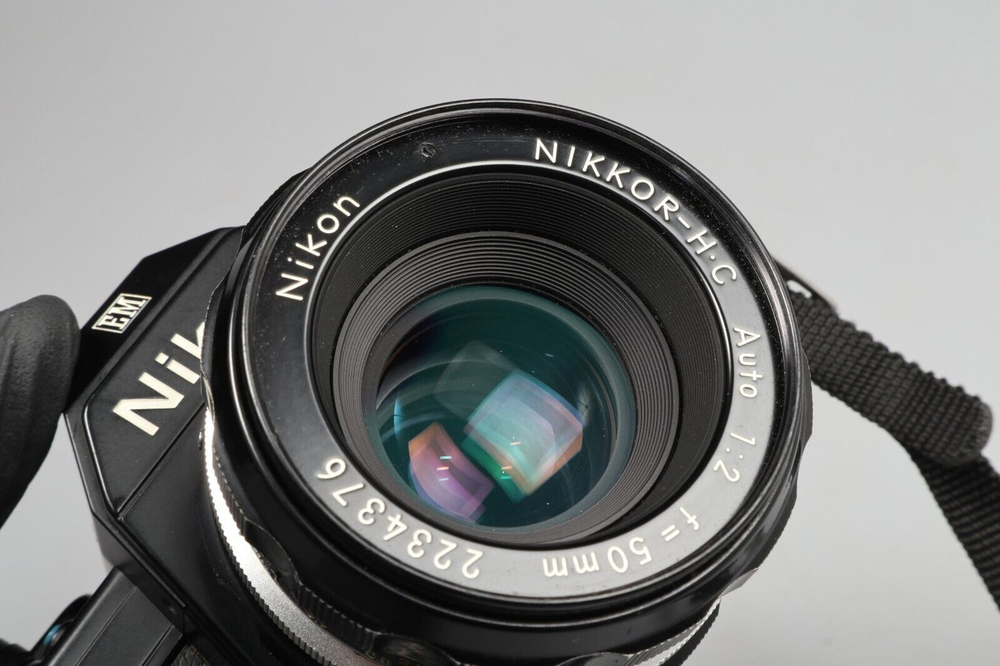 Nikon EM | 35 mm spiegelreflexcamera | Nikkor H.C 1:2 50 mm lens