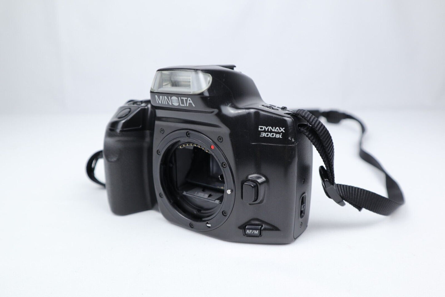 Minolta Dynax 300si | 35mm SLR Film Camera | Body Only