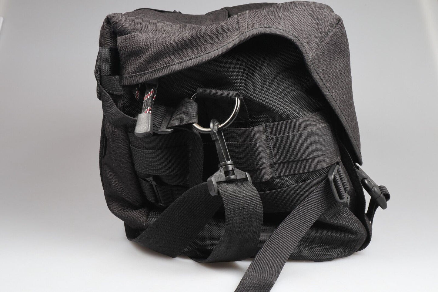 Reportero sigiloso de Lowepro | Bolso bandolera para cámara 500AW | Negro