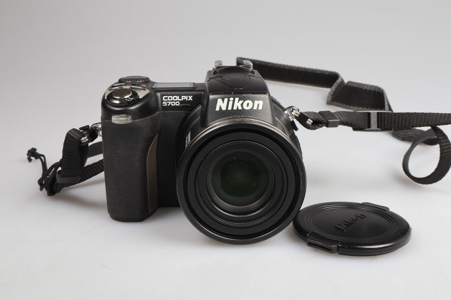 Nikon Coolpix 5700 | Fotocamera Bridge Digitale | 5.0MP | Nero