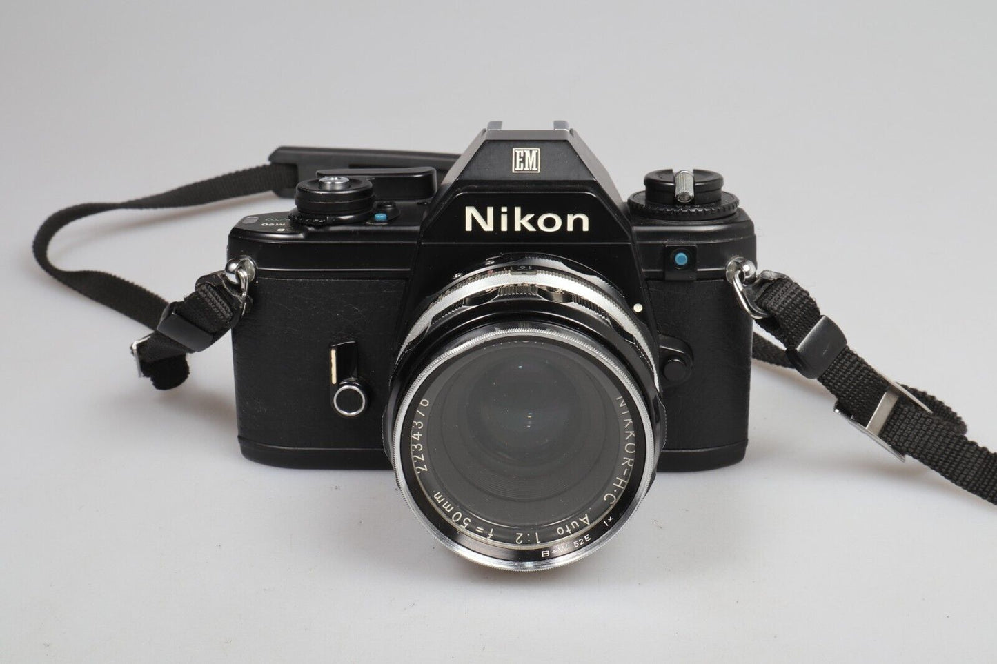 Nikon EM | 35 mm spiegelreflexcamera | Nikkor H.C 1:2 50 mm lens