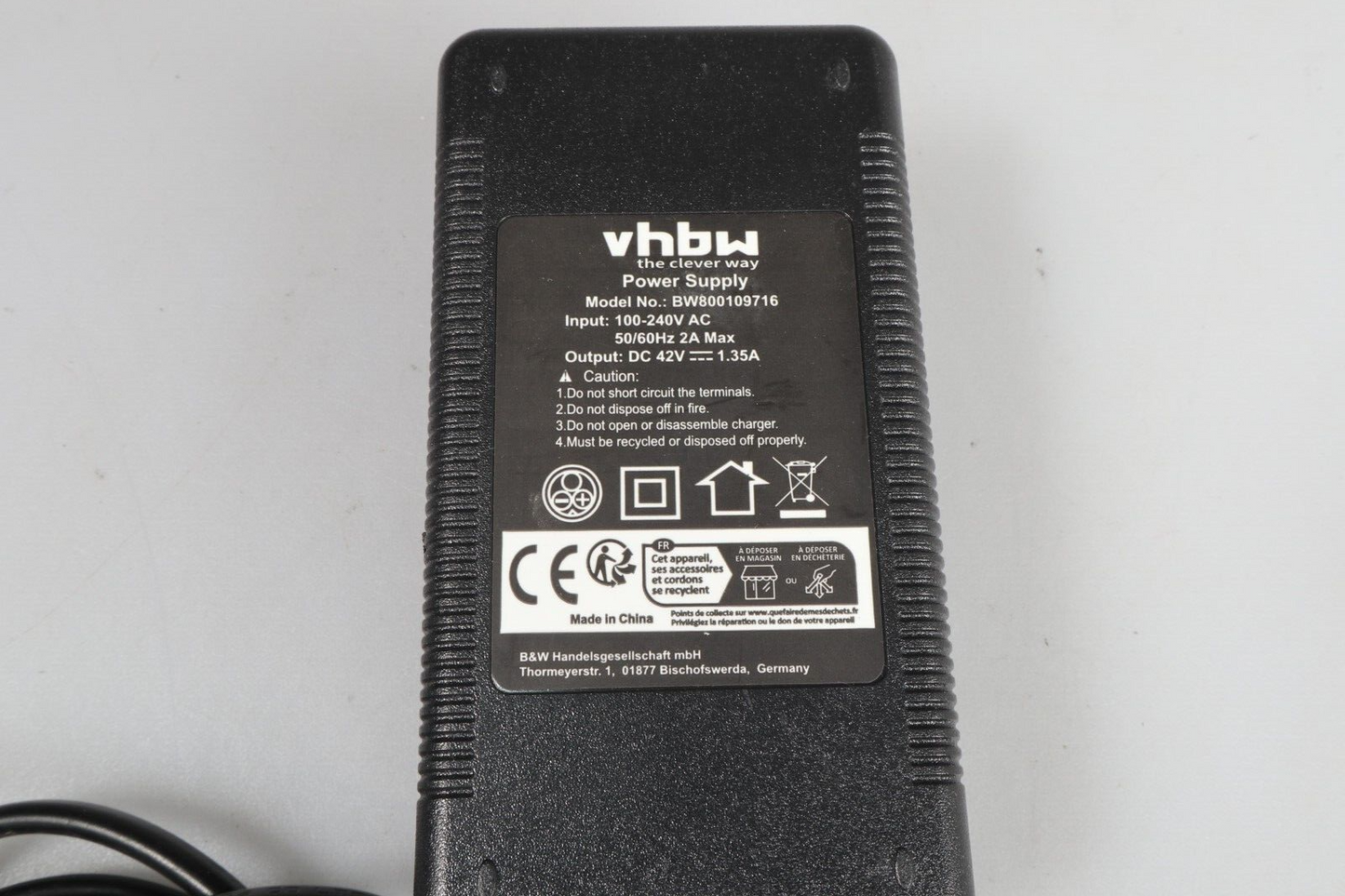 Chargeur VHBW BW800109716 | 1,35 A 42 V 3 broches