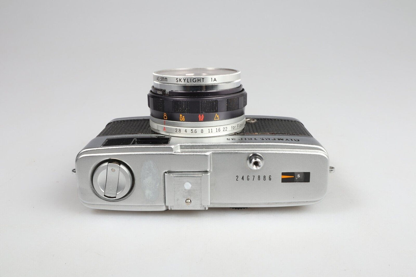 Olympus Trip 35 | 35mm Point & Shoot Film Camera | Silver/Black