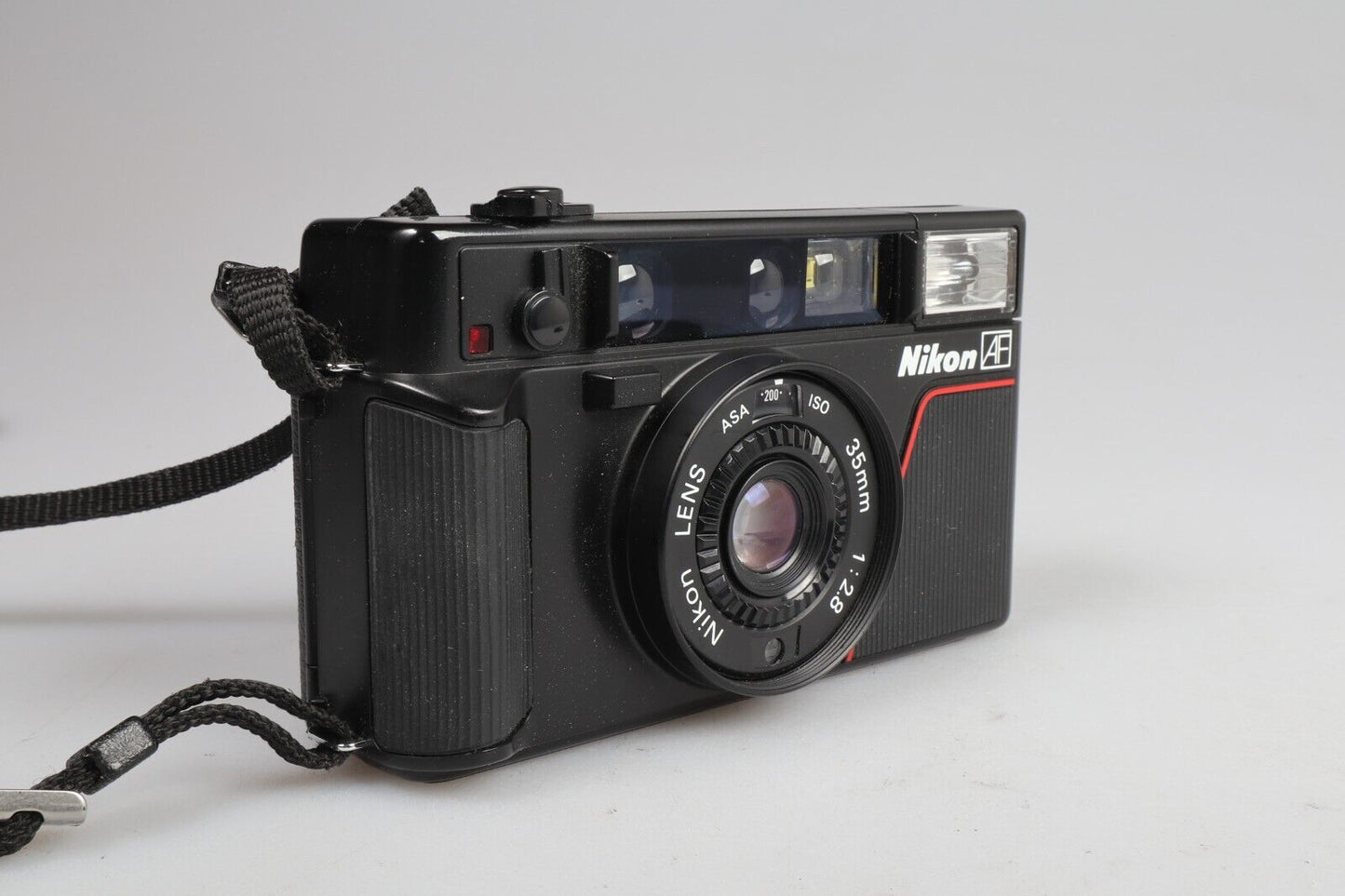 Nikon L35 AF | 35mm Point & Shoot Film Camera | Black