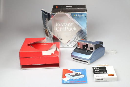 Polaroid 600 | Instant film Camera Gift Pack