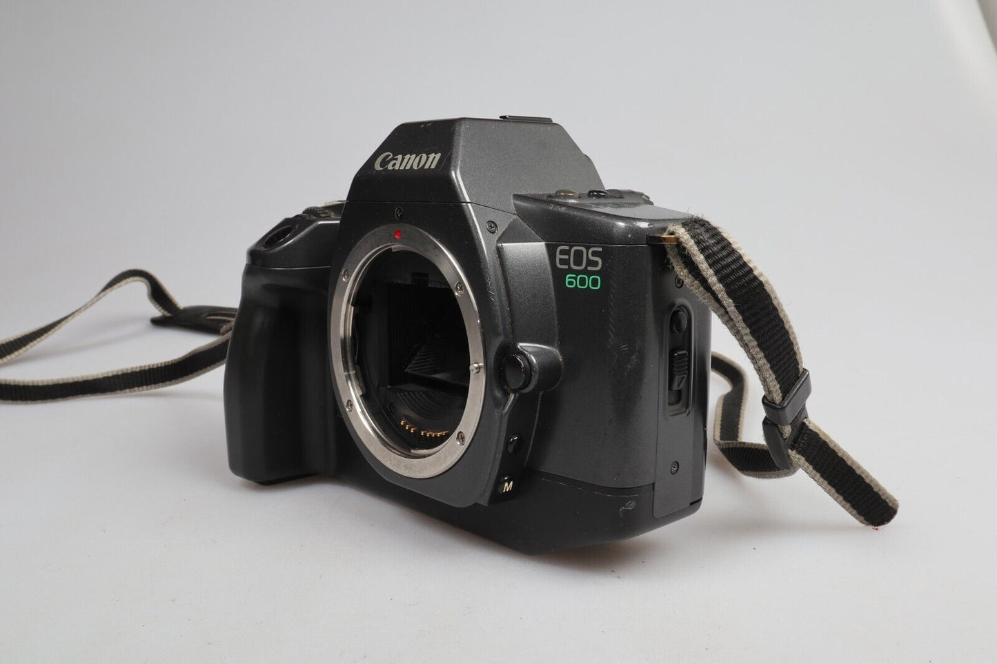 Canon EOS 600 | Cámara de película SLR de 35 mm | Sólo cuerpo