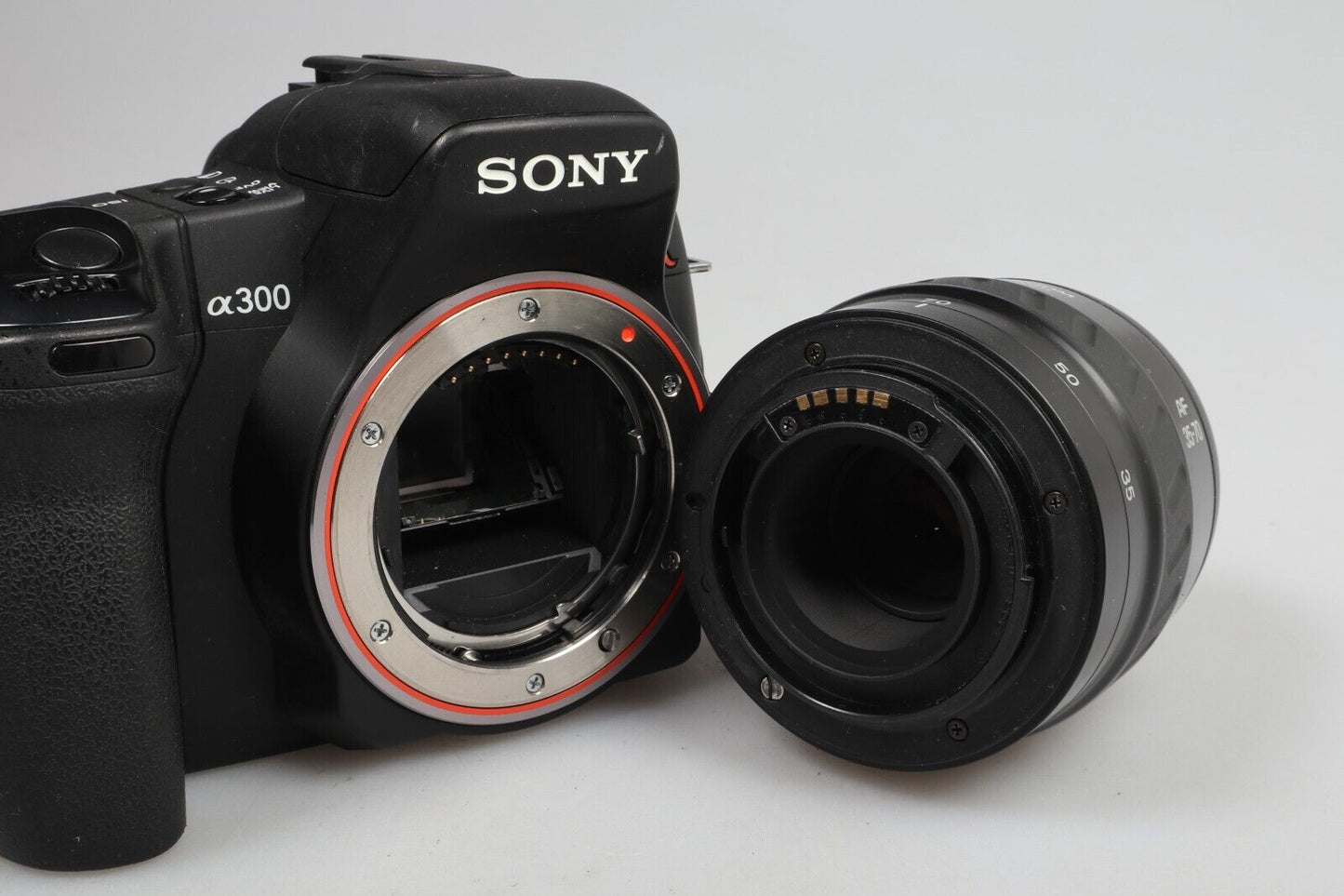 Sony A300 | Digital SLR Camera | Minolta Zoom AF 35-70mm 1:3.5-4.5 Lens