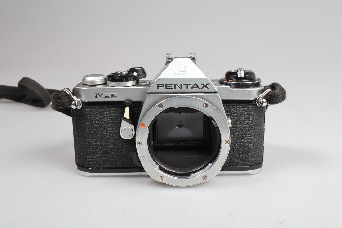 Pentax ME | 35-mm-SLR-Filmkamera | Nur Gehäuse 