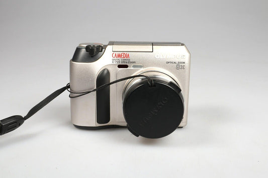 Olympus Camedia C-720 | Digital Compact Camera | 3.0MP | Silver