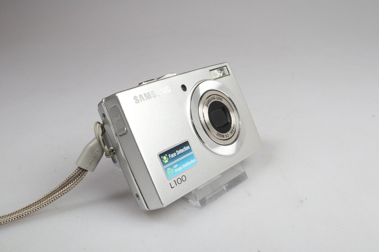 Samsung L100 | Digital Camera Compact | 8.2MP | Silver