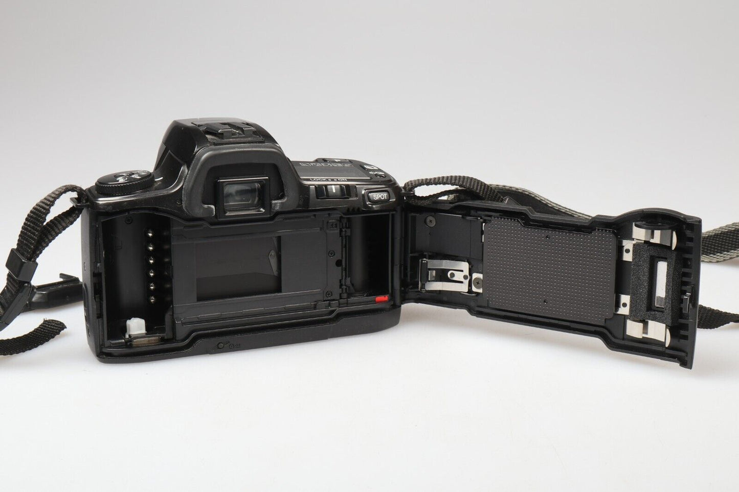 Minolta Maxxum HTsi | 35mm SLR Film Camera | Body Only