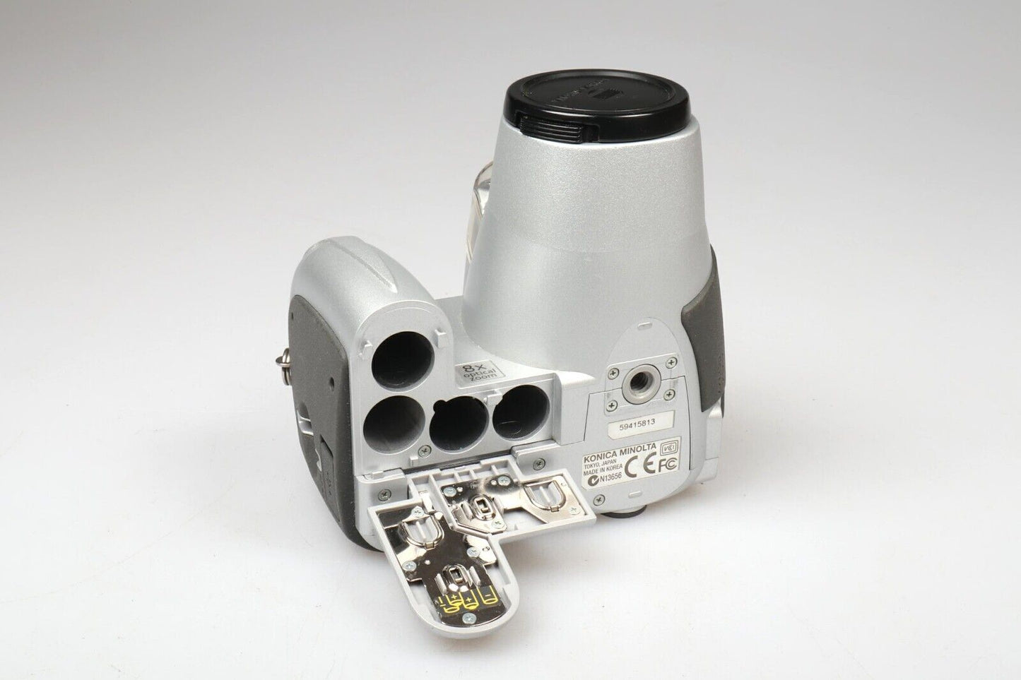 Konica Minolta DiMAGE Z10 | Digital Camera | 3.2MP | Silver