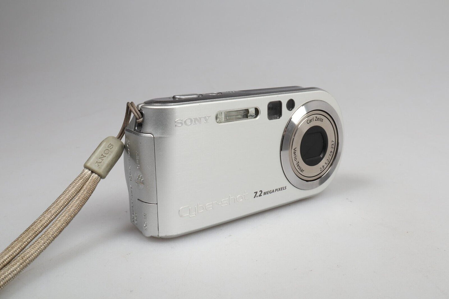 Sony Cybershot DSC-P200 | Fotocamera digitale compatta | 7,2MP | Argento