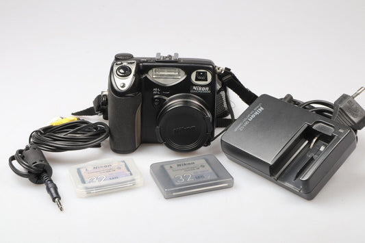 Nikon Coolpix P5000 | Digital Compact Camera | 10.0MP | Black