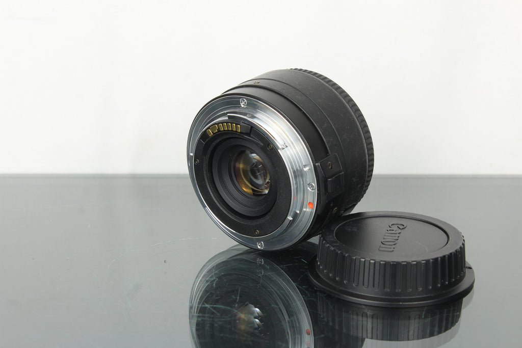 Sigma 1:2.8 F=24mm Canon EF Mount