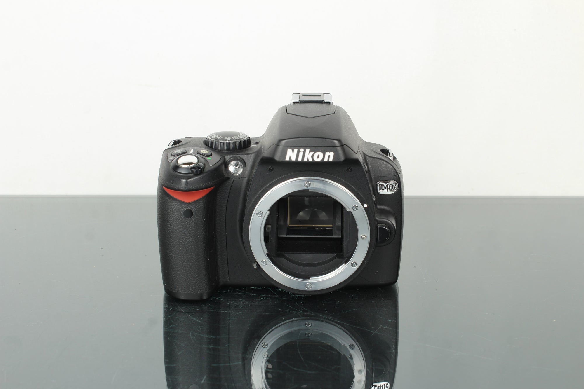 Nikon D40 X + AF-S DX Zoom-Nikkor 18-55mm F/3.5-5.6G ED II