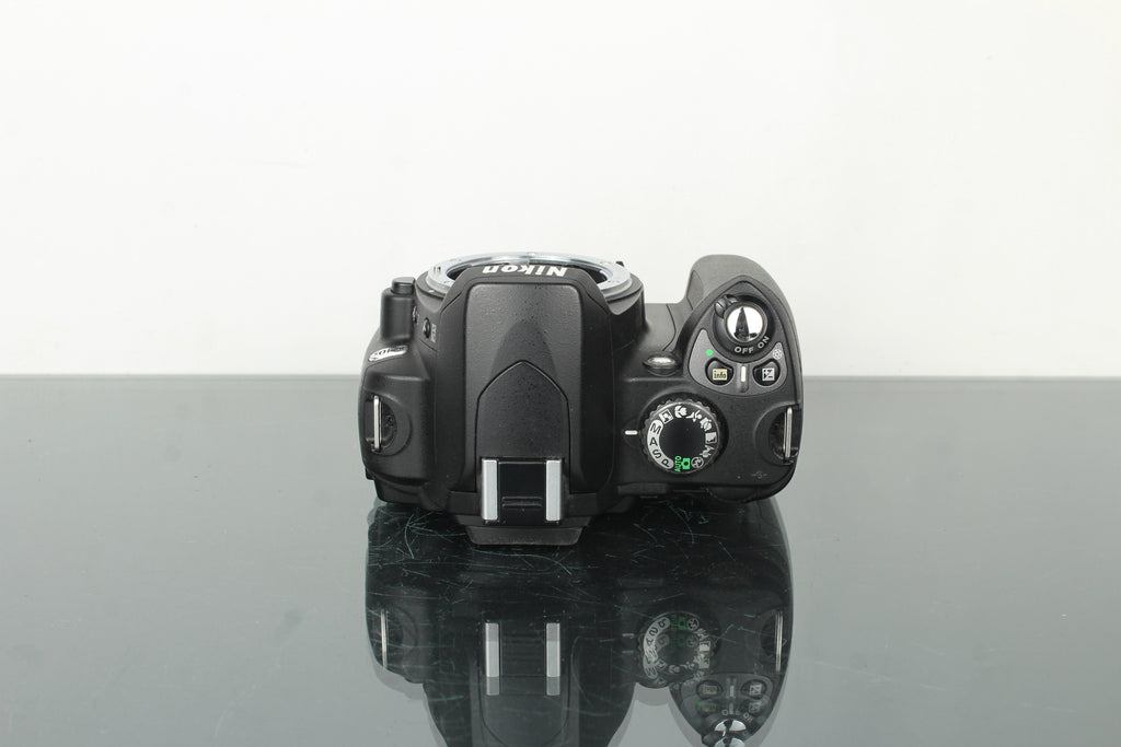 Nikon D40 X + AF-S DX Zoom-Nikkor 18-55mm F/3.5-5.6G ED II