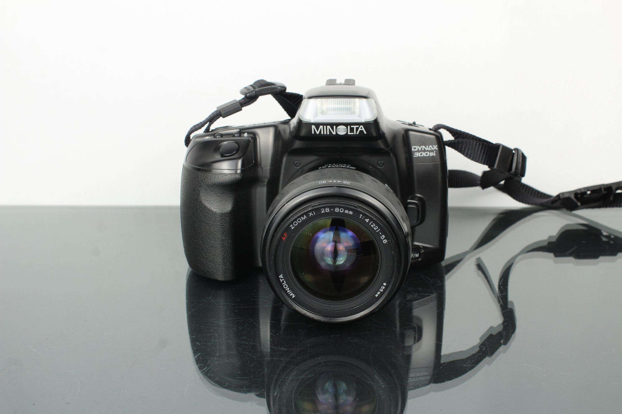 Minolta Dynax 300Si + Minolta AF Zoom Xi 28-80mm 4-5.6