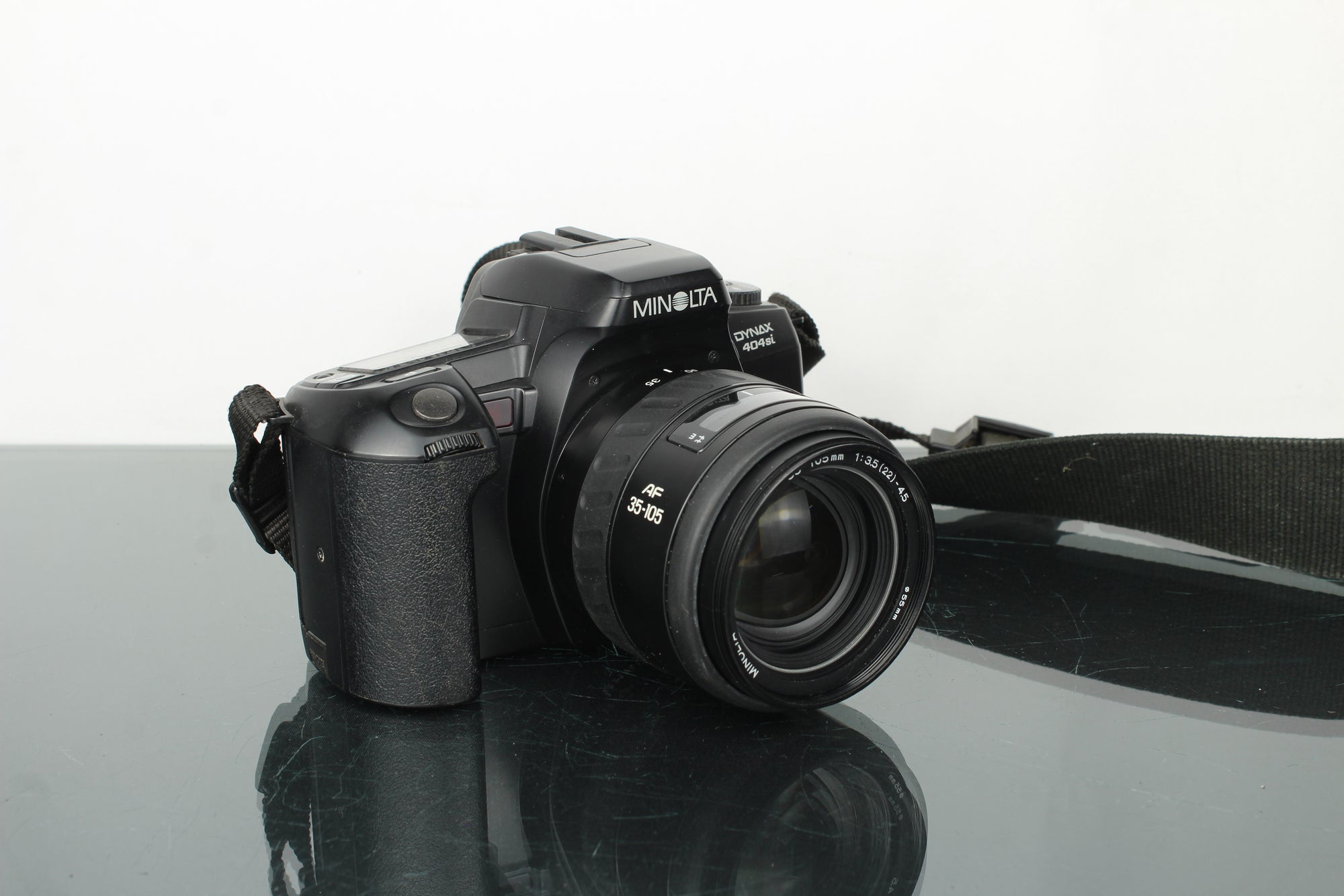 Minolta Dynax 404Si + Minolta AF Zoom 35-105mm 3.5-4.5 lens