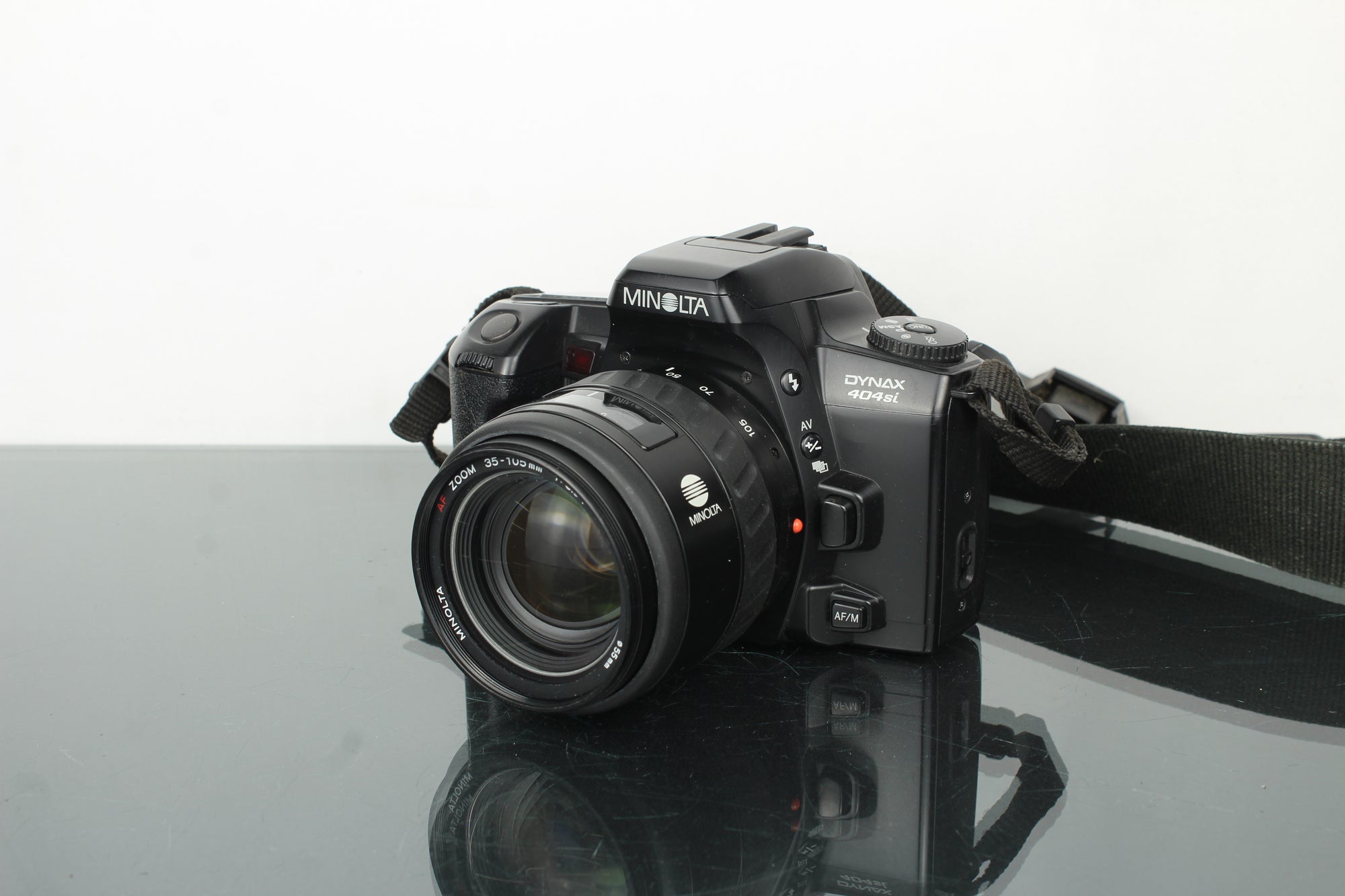 Minolta Dynax 404Si + Minolta AF Zoom 35-105mm 3.5-4.5 lens