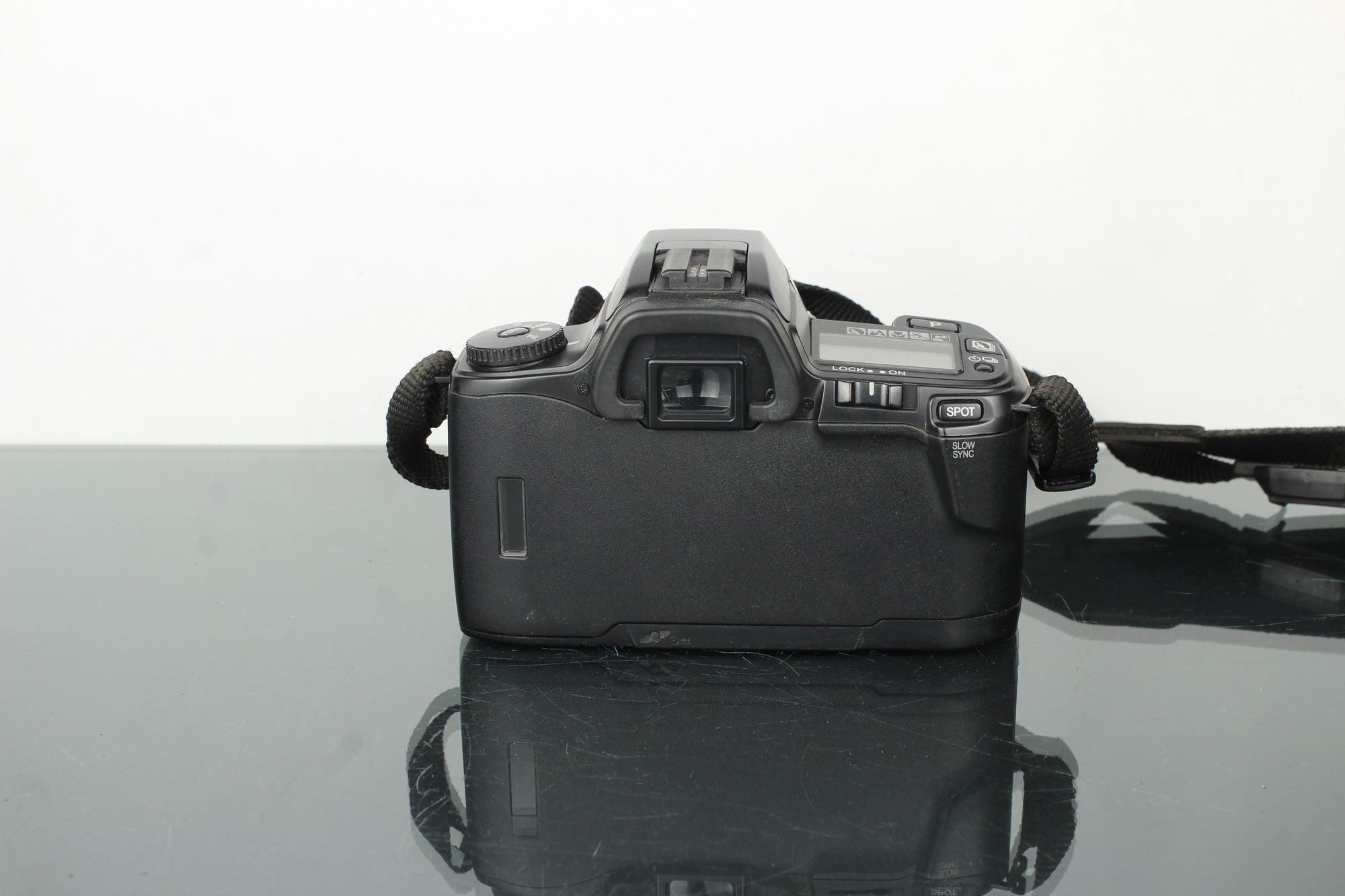 Minolta Dynax 404Si + Minolta AF Zoom 35-105mm 3.5-4.5 lens