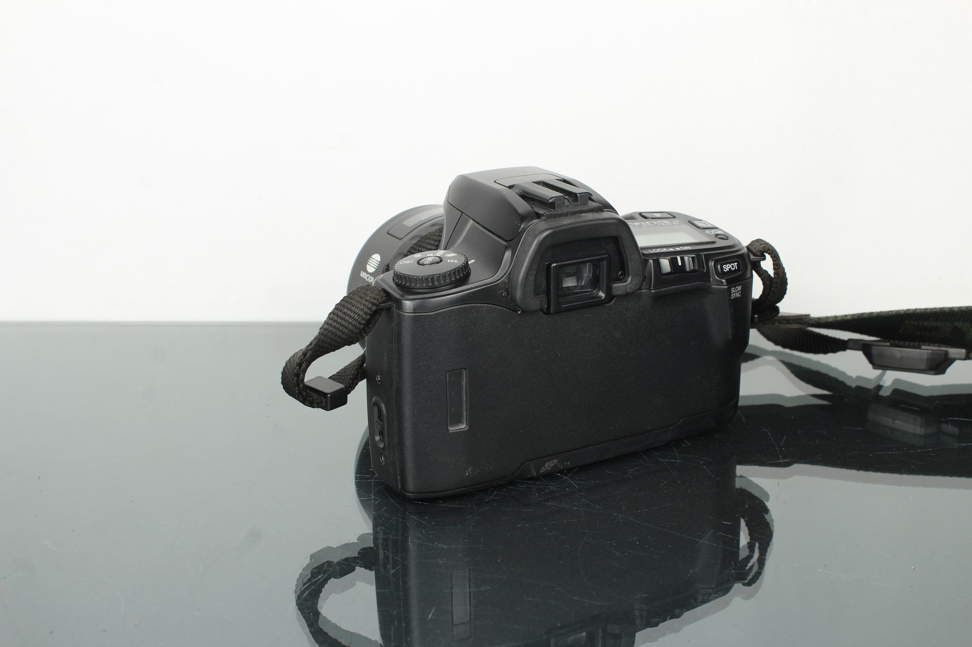 Minolta Dynax 404Si + Minolta AF Zoom 35-105mm 3.5-4.5 lens