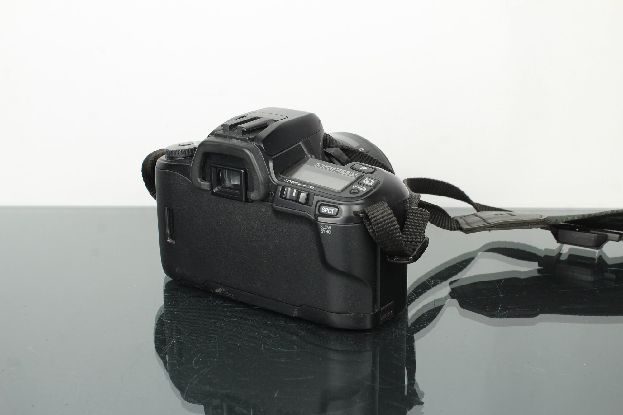 Minolta Dynax 404Si + Minolta AF Zoom 35-105mm 3.5-4.5 lens