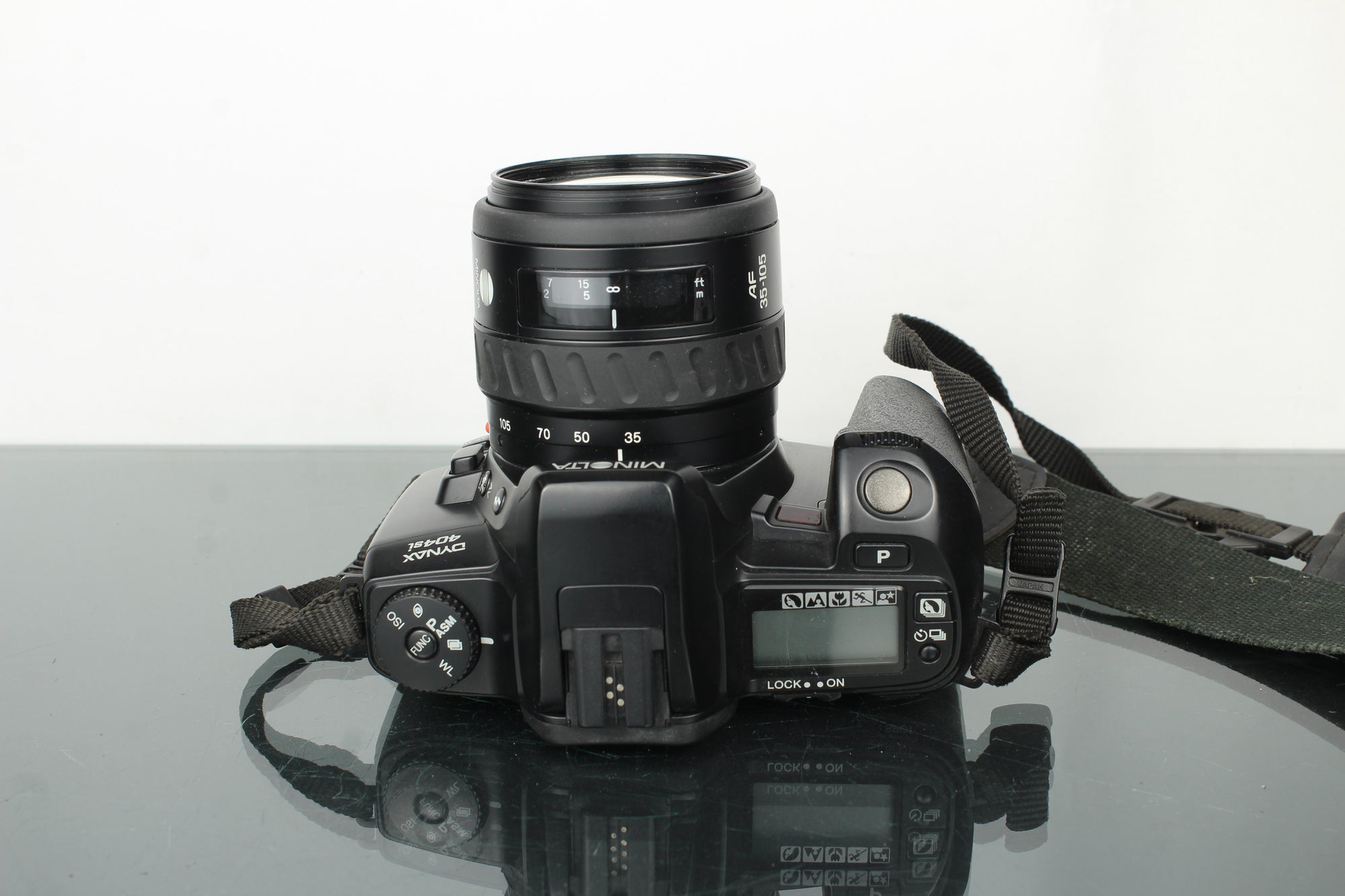 Minolta Dynax 404Si + Minolta AF Zoom 35-105mm 3.5-4.5 lens