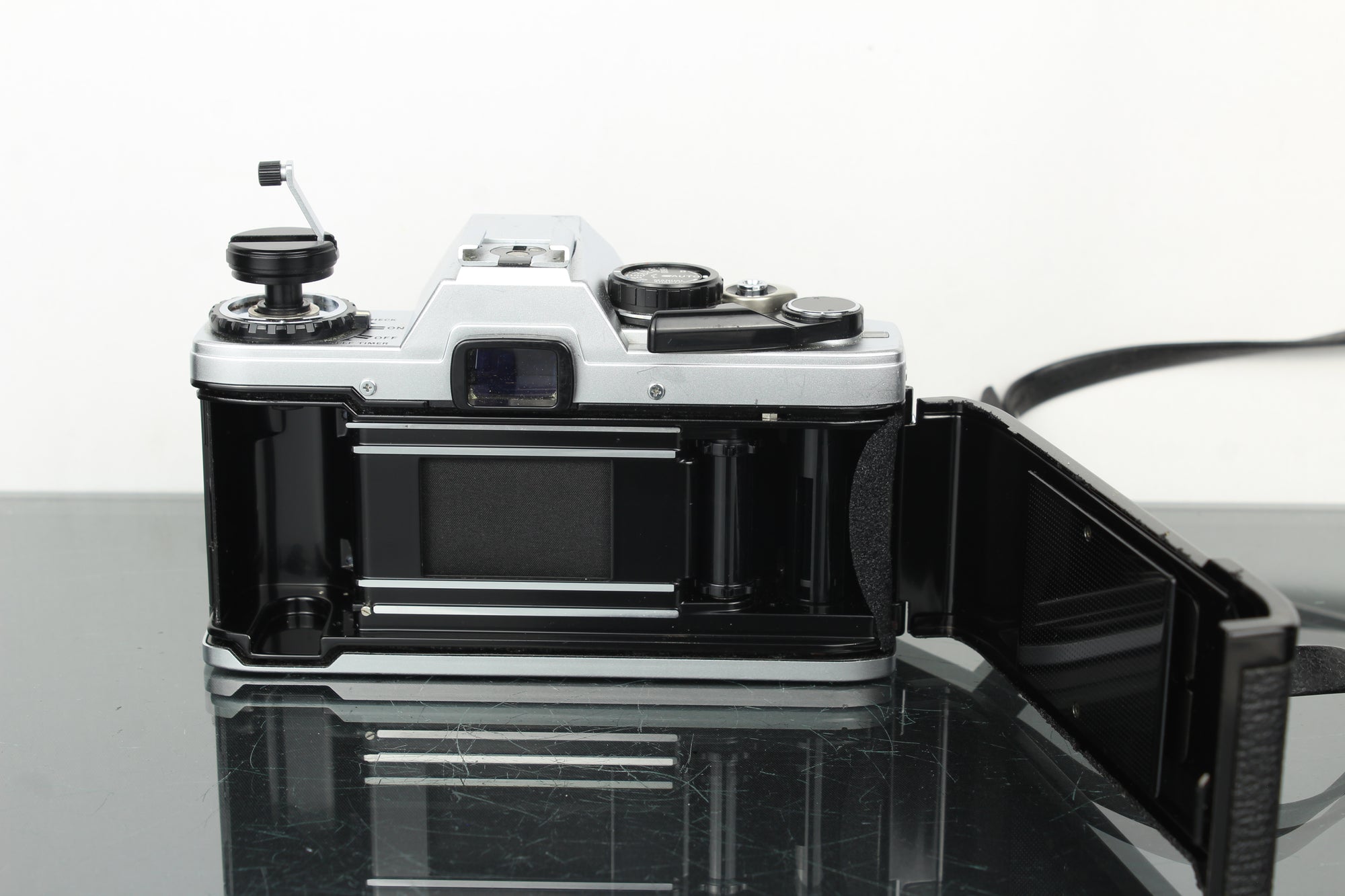 Olympus OM10 + 50mm 1.8 Olympus OM lens